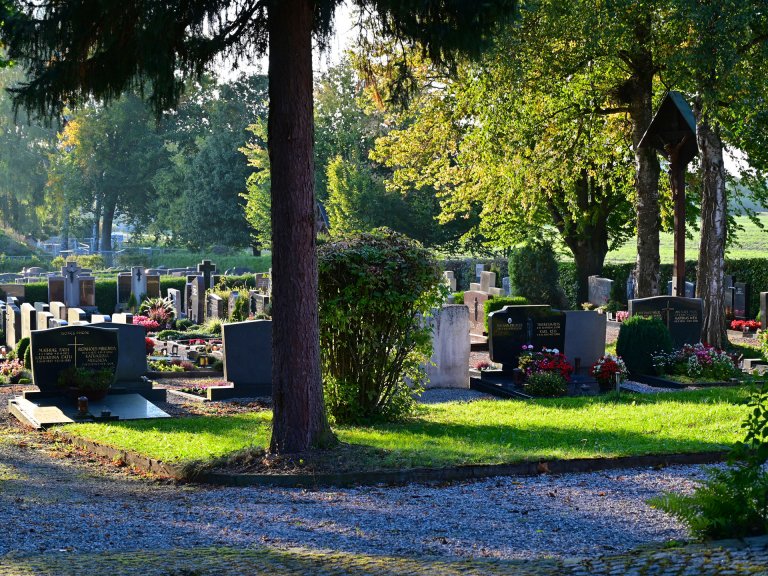 Grossansicht in neuem Fenster: Gemeindlicher Friedhof Hattenhofen (003) Grossansicht in neuem Fenster: Gemeindlicher Friedhof Hattenhofen (003)