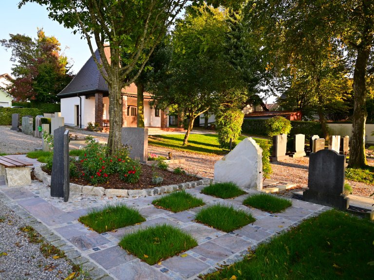Grossansicht in neuem Fenster: Gemeindlicher Friedhof Hattenhofen (005) Grossansicht in neuem Fenster: Gemeindlicher Friedhof Hattenhofen (005)
