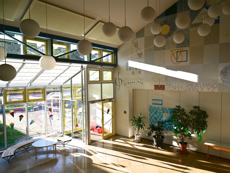 Grossansicht in neuem Fenster: Grundschule Hattenhofen (006) Grossansicht in neuem Fenster: Grundschule Hattenhofen (006)